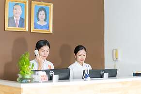 7 Days Premium Hotel