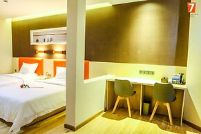 7 Days Premium Hotel