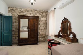 Orelia Cretan Villas & Deluxe Apartments