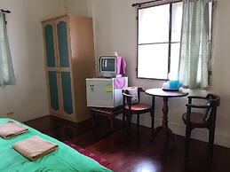 Baan Somboon Guesthouse