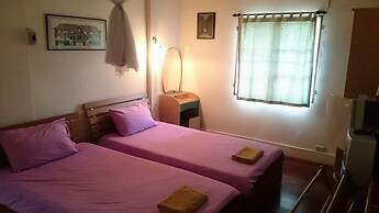 Baan Somboon Guesthouse