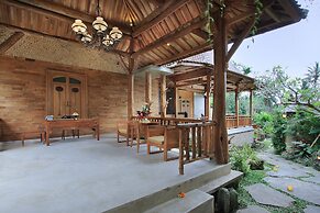Graha Sandat Villas by Pramana Villas