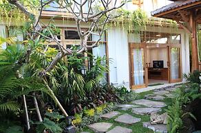 Graha Sandat Villas by Pramana Villas