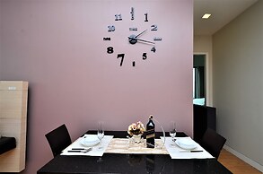 D'Home Stay at Swiss Garden Residence