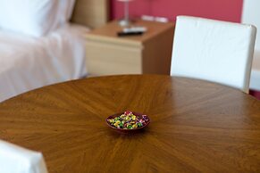 CHROMA Lodge Pikermi