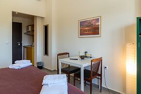 CHROMA Lodge Pikermi