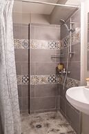 CHROMA Lodge Pikermi