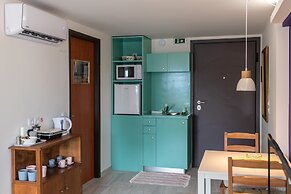 CHROMA Lodge Pikermi