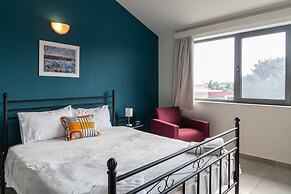 CHROMA Lodge Pikermi