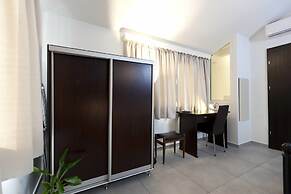 CHROMA Lodge Pikermi