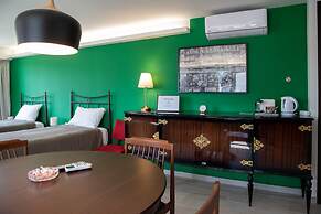 CHROMA Lodge Pikermi