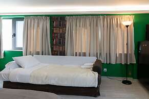 CHROMA Lodge Pikermi