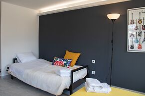 CHROMA Lodge Pikermi