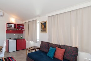 CHROMA Lodge Pikermi