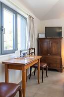 CHROMA Lodge Pikermi