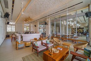 Renaissance Cancun Resort & Marina