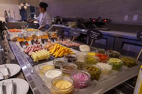 Renaissance Cancun Resort & Marina