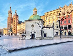 Faust and Mona Lisa Apartments