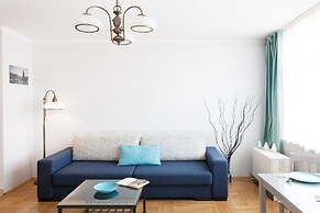 Faust and Mona Lisa Apartments