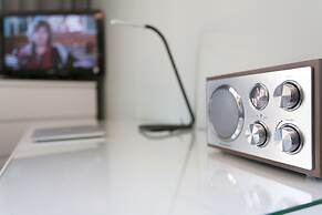 Faust and Mona Lisa Apartments