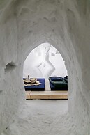 Blacksheep Village Igloo Chamrousse