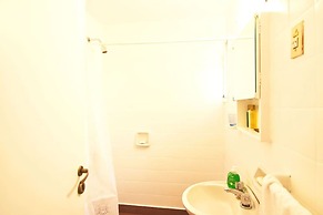 Modern studio with balcony by Sofacama