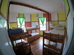 Planeta Lindo Hostel