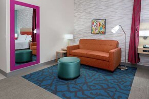 Home2 Suites by Hilton Orlando Near Universal