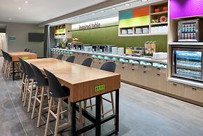 Home2 Suites by Hilton Orlando Near Universal