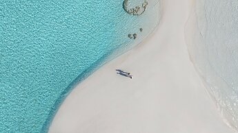 The Halcyon Private Isles Maldives, Autograph Collection