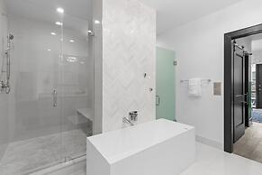 New Orleans Luxury Collection