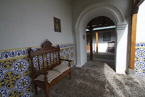 Las Palmeras Inn