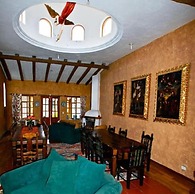 Las Palmeras Inn