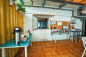 Locomo Hostel OG - Stay Work Eat