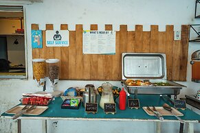 Locomo Hostel OG - Stay Work Eat