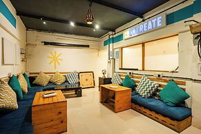 Locomo Hostel OG - Stay Work Eat