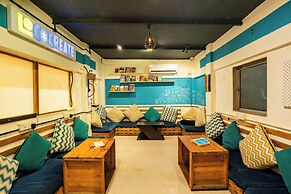 Locomo Hostel OG - Stay Work Eat