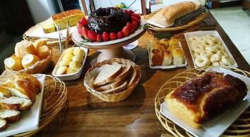 Pousada Pouso da Chica