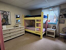 Inn the Clouds Hostel & Inn