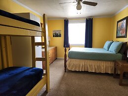 Inn the Clouds Hostel & Inn