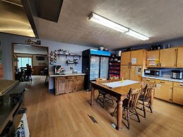 Inn the Clouds Hostel & Inn