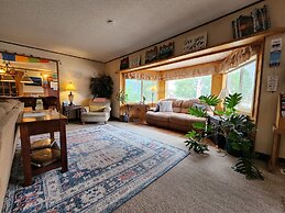 Inn the Clouds Hostel & Inn