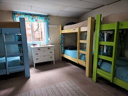 Inn the Clouds Hostel & Inn