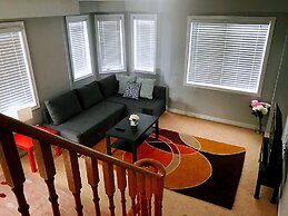 Entire 3 Bedroom Townhouse in Markham