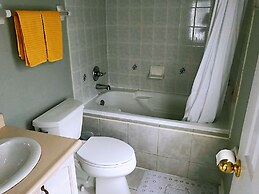 Entire 3 Bedroom Townhouse in Markham