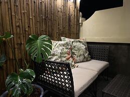 Central Old Town Cottage