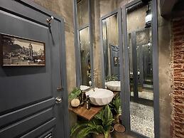 Central Old Town Cottage