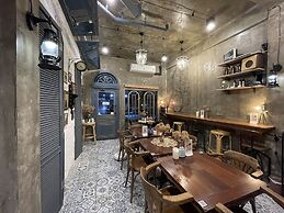 Central Old Town Cottage