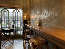 Central Old Town Cottage