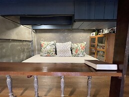 Central Old Town Cottage